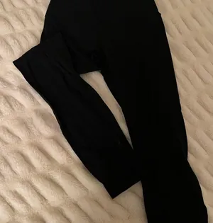 Lululemon Black Ribbed Leggings Size 4 thumbnail 1
