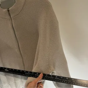 Hudson Gray Women's Zip-Up Cardigan Crop Sweater Light Gray size M pockets thumbnail 4