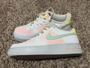 Nike Air Force 1 thumbnail 1