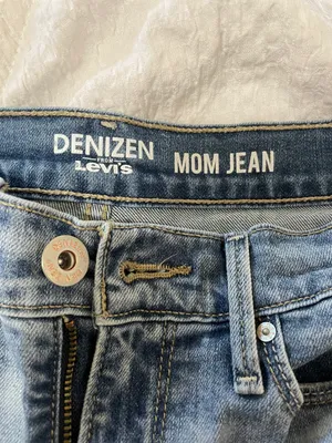 Levi's Mom Jeans thumbnail 2