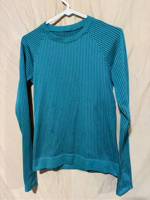 Lululemon long sleeve thumbnail 1