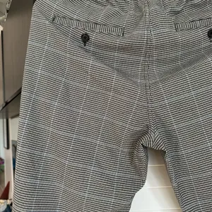 Abercrombie & Fitch Black and White Checkered Pants thumbnail 7