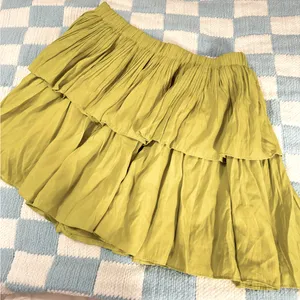 Boutique lime skirt thumbnail 1