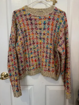 Sweater Size M thumbnail 1