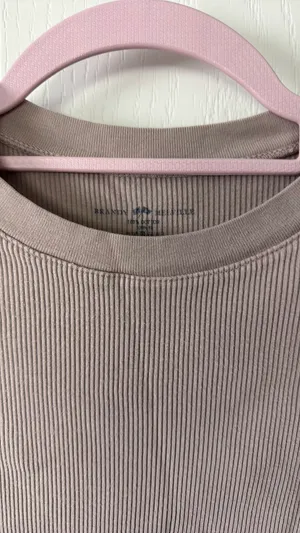 Brandy Melville Dusty Rose Thermal Ribbed Long Sleeve thumbnail 2