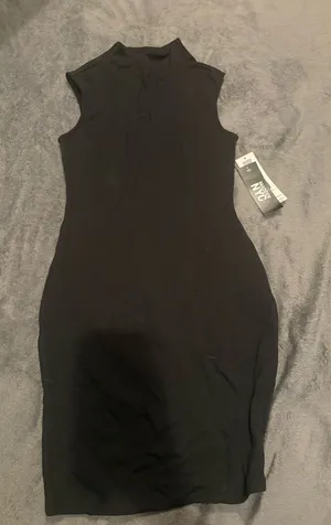 Black dress thumbnail 1