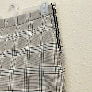 Zara Plaid Ankle Pants in Gray Size Large thumbnail 4