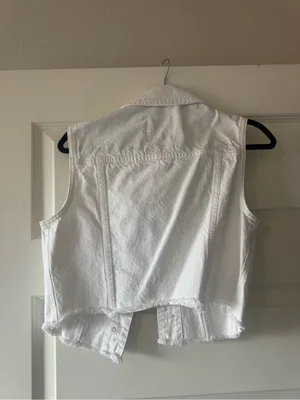 Abercrombie & Fitch White Cropped Sleeveless Denim Vest thumbnail 4