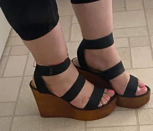 Steve Madden Blondy Black Wedge thumbnail 3