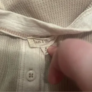 Women’s Hem & Thread Henley Tan Cream Size Medium thumbnail 2