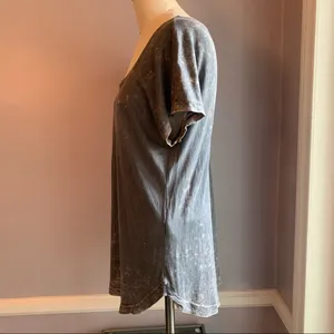 Splendid mineral wash gray t shirt with rounded hem Size Medium thumbnail 2