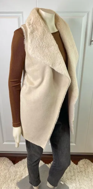 Twelfth Love Make Snow Angels Faux Fur Shawl Vest thumbnail 5