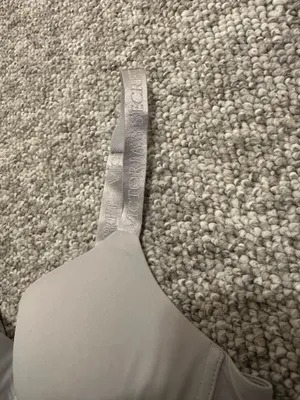 Victoria's Secret Bra thumbnail 2