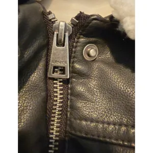 Levis Womens Sherpa Lined Faux Leather Trucker Jacket Black S Removable Collar thumbnail 4