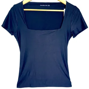 NWT Abercrombie & Fitch Black Knit Square Neck Short Sleeve T-Shirt Blouse Sz M thumbnail 1