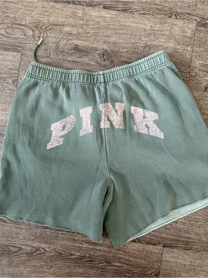 Victoria’s Secret PINK Women Large Green Pink Logo Graphic T-Shirt & Shorts Set thumbnail 9