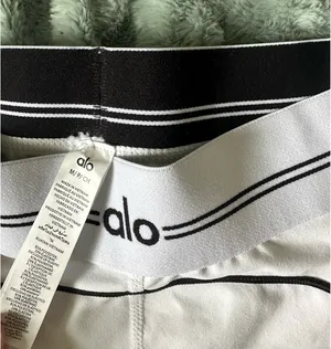 Alo Set thumbnail 3