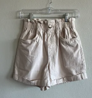 H&M Khaki Shorts thumbnail 1