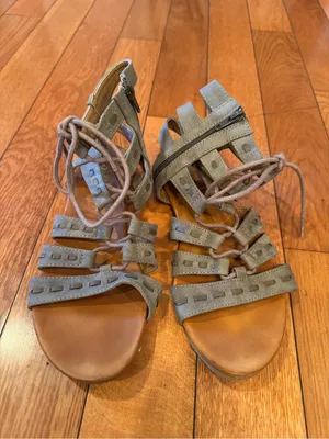 Maurices Olive Green Strappy Gladiator Lace Up Sandals Back Zip Women's Size 9 thumbnail 2