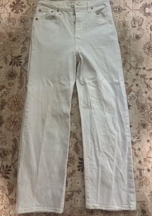 White Levi’s Jeans thumbnail 1