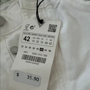 Zara Women's Off-White Jean Shorts thumbnail 3