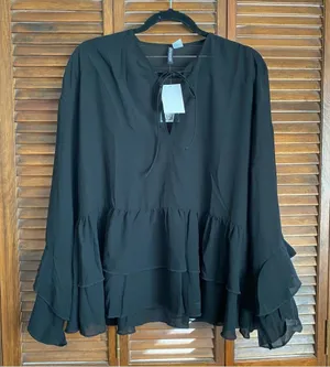 🌟NWT H&M Flounced Chiffon Blouse thumbnail 1