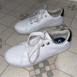 Blu D’or Memory Foam Slip On Leather Sneaker Women Size 6.5 Casual Coastal thumbnail 3