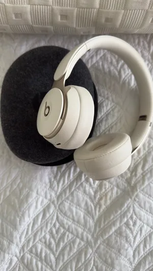 Beats Solo Pro Noise Cancelling Headphones thumbnail 10