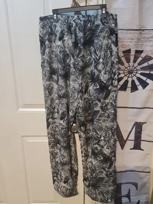 Tribal Black and Gray Floral Wide-Leg Pants thumbnail 3