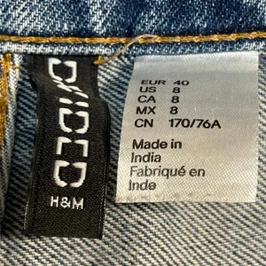 H&M Women's Blue Medium Wash High Waisted Wide Leg Baggy Denim Jeans Size 8 thumbnail 4