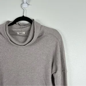 Aritzia TNA‎ Thermal Cowl Neck Tee Gray Sz S thumbnail 6