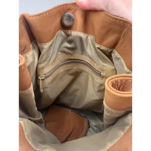 Vtg Leather Bucket Bag Dual Toned Brown Camel Handcrafted Luxurious Vintage thumbnail 5