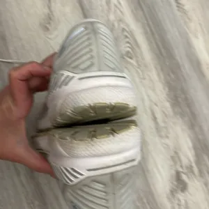 Brooks Gray & White Adrenaline GTS 22 Supportive Running Shoe Women's Size 8.5 thumbnail 7