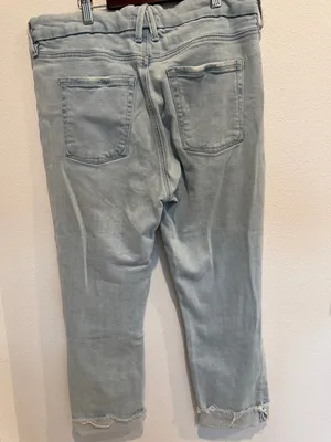 Good American Light Wash Cropped Jeans with Raw Cuffs thumbnail 5