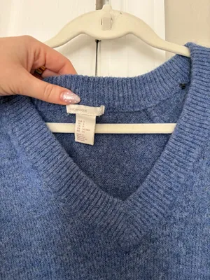 H&M Sweater thumbnail 3
