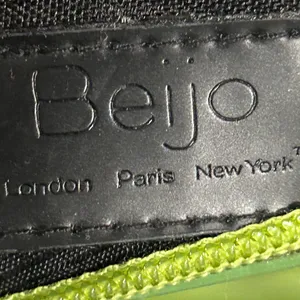 Beijo Vibrant Green Crossbody Bag thumbnail 4