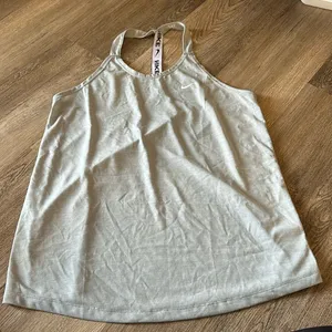 Nike tank - L thumbnail 1