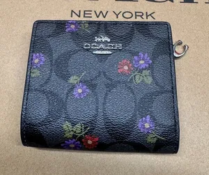 coach Snap Wallet In Signature Canvas With Country Floral Print cm973 thumbnail 1