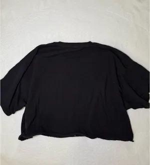 Pretty Little Thing black crop tshirt thumbnail 3