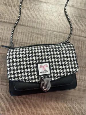 Islander black and white dogtooth Harris Tweed satchel thumbnail 3