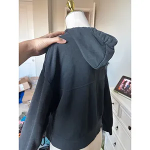 Nike Cropped Hoodie Sweatshirt Metallic Silver Gold Logo Black Womens Small thumbnail 3