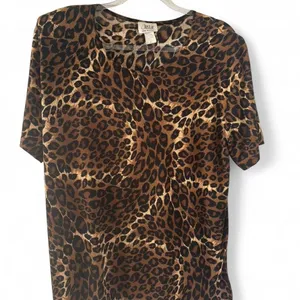 Early 2000s grandma core leopard print padded shoulder top MADE IN USA thumbnail 2