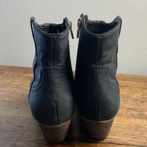 Dolce‎ Vita Black Booties size 8.5 thumbnail 2