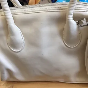 FINAL MARKDOWN Lovely multi compartment purse thumbnail 3
