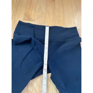 Lululemon size 4 Black Cropped Yoga Pants High-Waisted Design Womens thumbnail 6