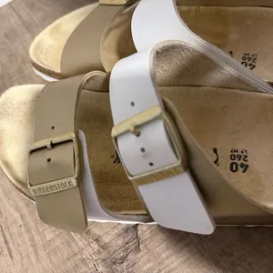 Birkenstock Women's Size 9 Arizona Split Birko-Flor sandal in white and gold thumbnail 4