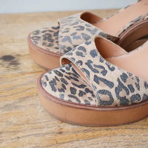 Lucky Brand Wynona Leopard Print Wedge Platform Sandals Tan Black 9.5M thumbnail 5