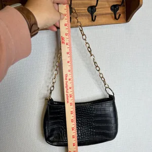 Y2K Black Crocodile Embossed Short Shoulder Bag with Gold‎ Chain Strap thumbnail 7