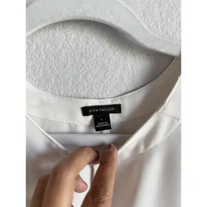 Ann Taylor Women's Wide Dolman Sleeves Ivory Top Blouse Size Large Casual Office thumbnail 8
