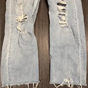 Womens Wild Fable Light Blue Denim Ripped Jeans Size 10 thumbnail 4